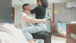 真实偷情超反差40岁教师骚妻 说自己传统还玩SM调教 全程非常带感