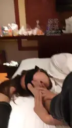 爸爸强迫我舔脚