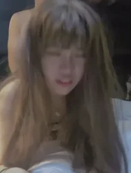 渔网丝袜小骚货，简介喝茶看简被男友后入，自拍记录自己发骚的模样