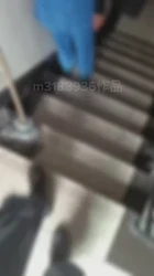 楼道保洁阿姨，偶遇打扫卫生，随即拉到屋里口交偷情内射