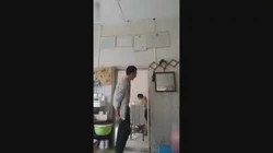 老公在楼下打麻将 老婆被拉到楼上操的死去活来 太刺激了
