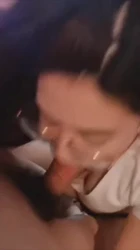 反差眼镜少妇补个水，济宁邹城有没有寂寞的姐姐和绿帽男，尊重隐私