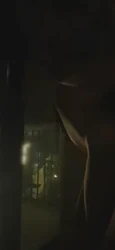 阳台后入，打开门居然有人走过，不知道有没有被看到