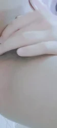 回归贴，大二母狗剃毛后展示骚穴和后庭，昔日粉嫩已然色深～