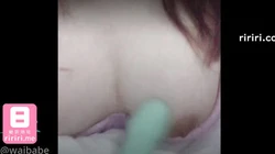 SWAG 好色妹妹看片片.忍不住在家自慰 Waibabe