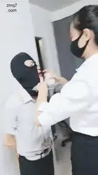 美娜格格 膝盖顶裆