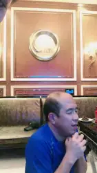 双S在KTV暴打小贱狗 吃呕吐物 KTV到户外遛狗 到酒店虐狗 官方已删）