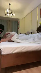 毛绒月亮 继母睡着了 狗儿子伺候着