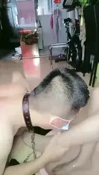 大学生来喝我的洗脚水 犯贱钻胯