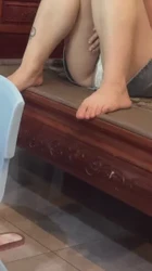 骚妻在勾引我，直接拉到床上干