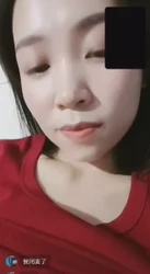 【雨哥91】裸聊女网友逼水横流，骚逼水流不止真舒服