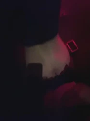跟着朋友的女朋友去酒吧厕所