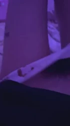 淫荡的中国荡妇喜欢独自自慰和挑逗男人