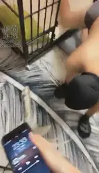 圈养狗圣水赏赐十口水洗脸
