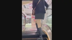 兄弟出差我带她老婆商场购物在试衣间操她好刺