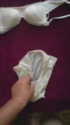 老婆新买的内衣，性感吗，又开始发骚准备3人行了