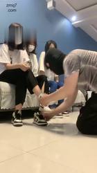 和两个新人玩玩