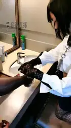 女奴伺候主子
