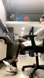 踹头踩脚 揪耳朵扁脸