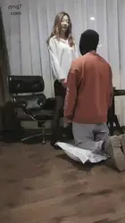 言一 耳光开始喽