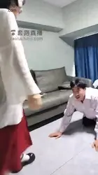 两位精神小妹