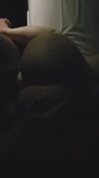 四十岁翘臀熟女，又骚又浪