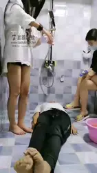 傲柔 水刑 圣水洗头 圣水淋浴 主人搓泥赏给狗子吃