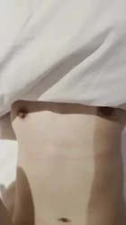 无套约炮爆操00后，男朋友满足不了找我偷腥