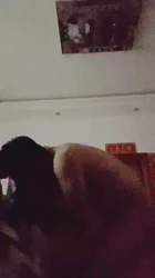 在出租屋后入淫妻大屁股