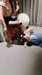 德意户外男神 3素人女王和4s店美女暴力调教我