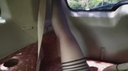 天气不错，约个妹子去车震，有路人经过才刺激