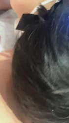 让女友体验极致的刺激，绿帽男友约好友到酒店体验女友最私密的服务
