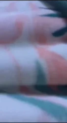 害羞的少妇吃鸡吧，一脸娇羞，真反差啊
