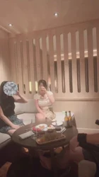 老婆和情人一起 一男两逼 共舔一鸡 无套后入  乳交内射