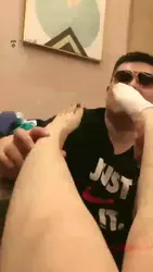 黑社会大佬舔脚记