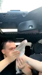 路边行人看我们玩都司空见惯