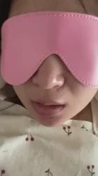 骚货被操的伸舌头求精液 被我射一肚子 手绑床头动弹不得