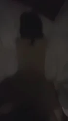 淫荡翘臀母狗爱叫B，一个劲喊使劲操我。。