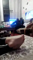 今天是闻脚还是舔脚呢