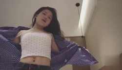 还是少妇懂得人心，没事就穿着开档斯袜自己上来动，大屁股一上一下的