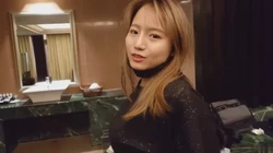 D罩杯极品身材漂亮小姐姐一镜到底表情呻吟投入真实大量淫荡对白
