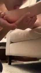 ���清 累了享受舔脚放松
