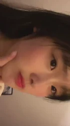 【雨哥91】年轻女网友自拍自慰给我看，逼粉人美（已成年忘91审核通）