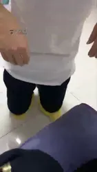 忠犬皮皮舔脚伺候