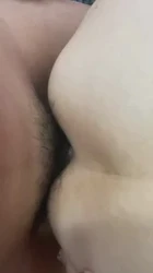 青岛老母狗自己扒开屁眼被操