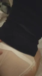 后入紧实的美臀，被粉穴包裹着体验感拉满！背影无敌