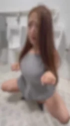 户外男厕暴虐调教G奶母狗，翻白眼抽耳光给母狗爽翻了~