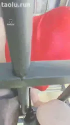 暴雨也阻止不了狗狗来 狗笼调教