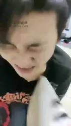 牛仔裤棉袜玩女奴脸 洗脚奶伺候洗脚