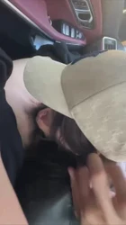 极品网红给富哥当小三 在宝马上随时口交吞精